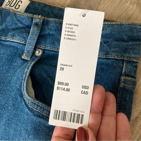Bdg Low Rise Flare Denim Jean NWT 29 studded pockets - Picture 12 of 16